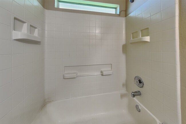 Building Photo - 21606 Nella Cir
