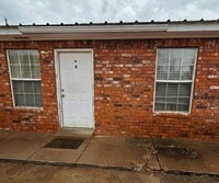 Building Photo - 2433 E 21st St