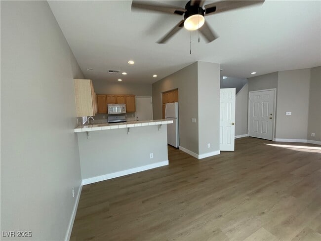 Building Photo - 8463 Antique Cameo Ave