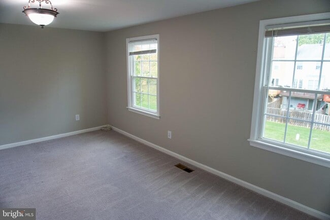 Building Photo - 7341 Crestleigh Cir