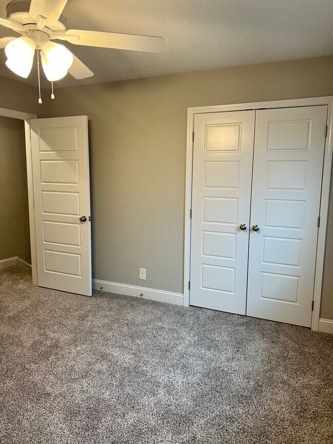 Building Photo - Brand New Three Bedroom