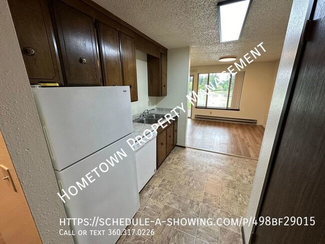 Building Photo - Beautiful 2 Bedroom, 1 Bath Apartment on P...