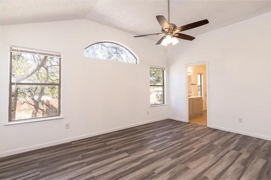 Building Photo - 11135 Quail Pass