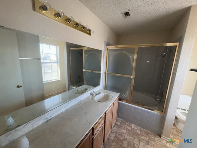 Building Photo - 2607 Schulze Dr