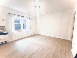 Building Photo - 1110 N Sweetzer Ave