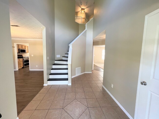 Building Photo - 2 story home close to post