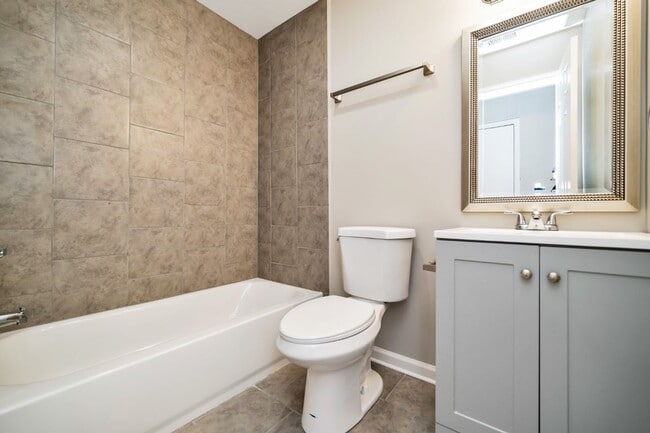 Building Photo - Hidden Gem with Tons of Space and Modern U...