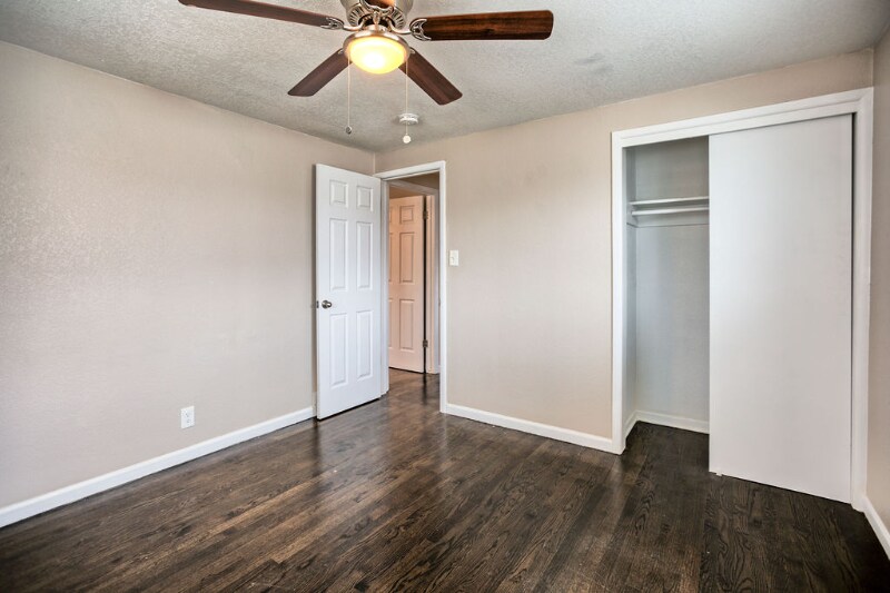Building Photo - 312 Crescent Dr