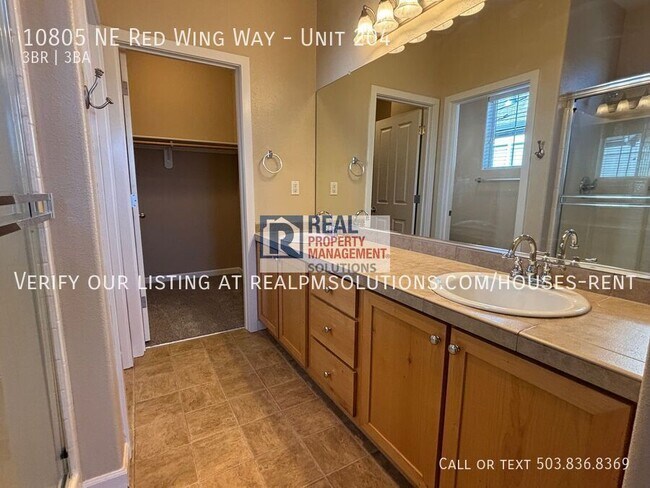 Building Photo - 10805 NE Red Wing Way