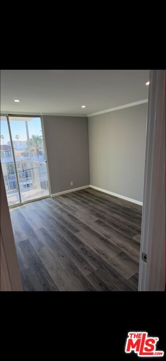 Building Photo - 1510 W Balboa Blvd