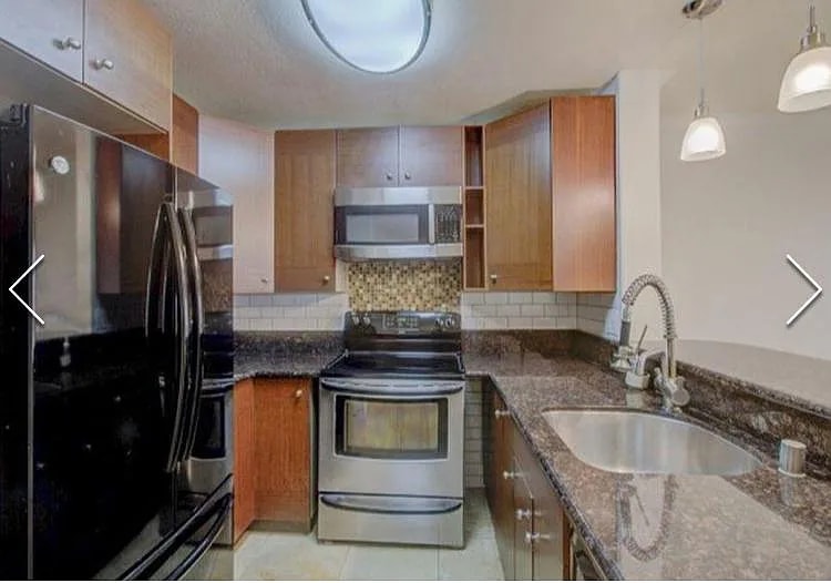 Building Photo - 3550 Lebon Dr