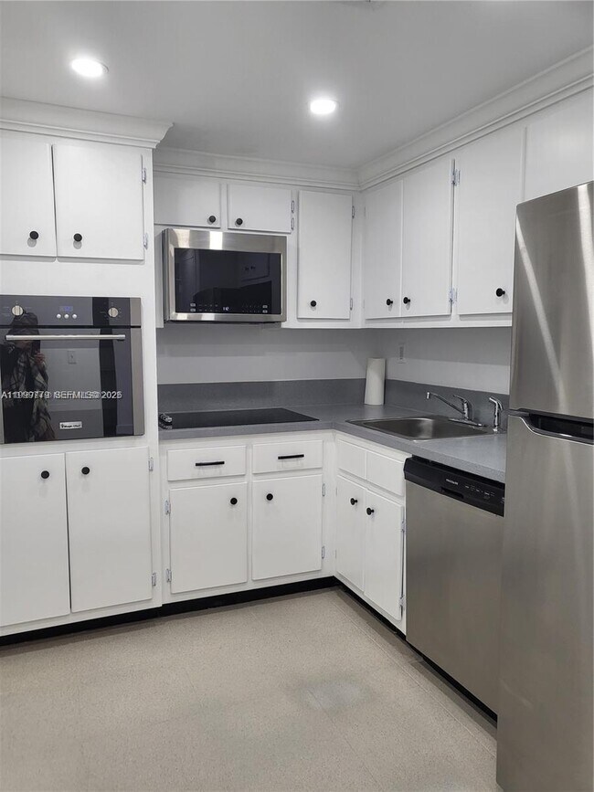 Building Photo - 1865 79th Street Causeway