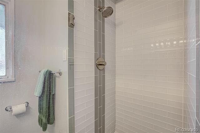 Building Photo - 3124 S Vine Ct
