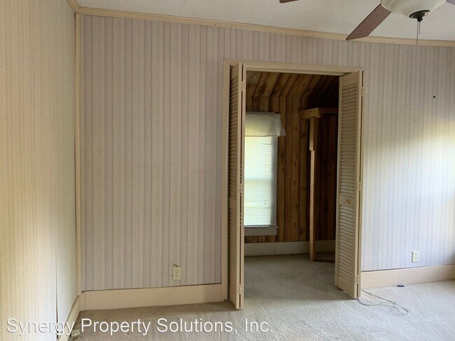 Building Photo - 4 br, 1.5 bath House - N. Union St. 265 Cr...