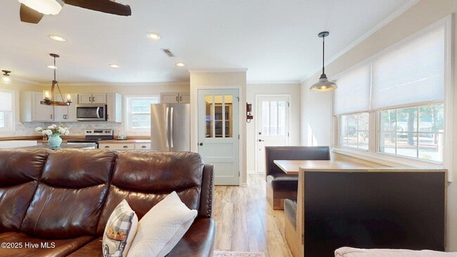 Building Photo - 202 Sheldon Rd