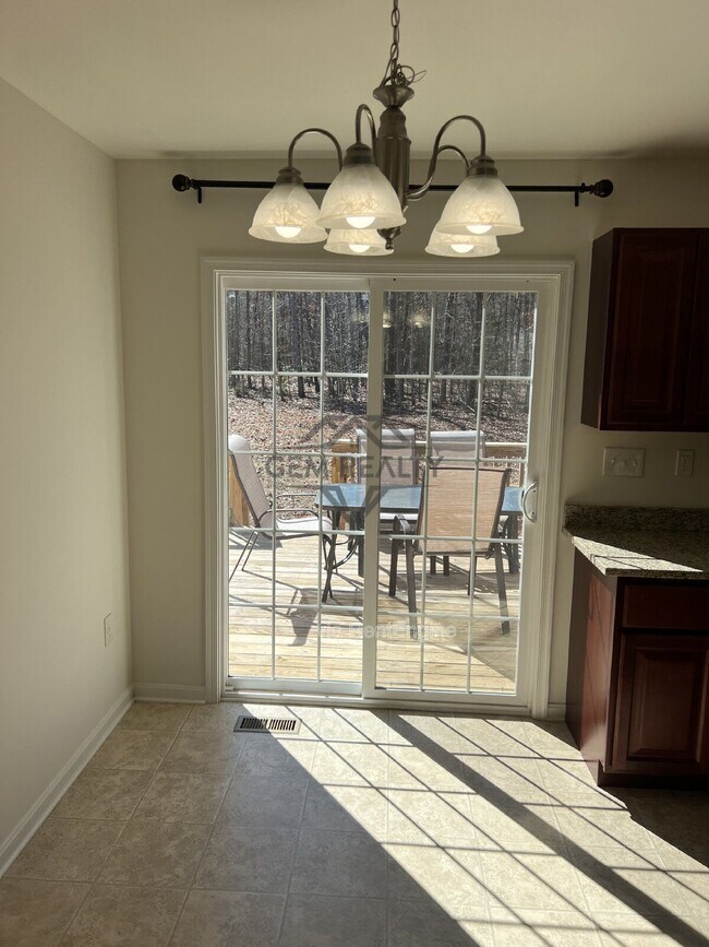 Building Photo - 8326 Quicks Way