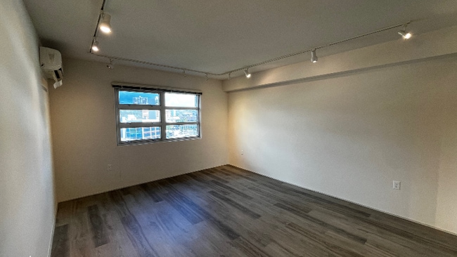 Building Photo - 801 South St