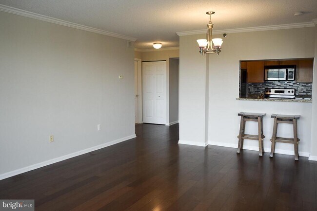 Building Photo - 10101 Grosvenor Pl