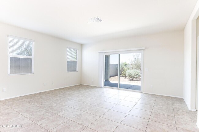 Building Photo - 1075 W Avalon Canyon Dr