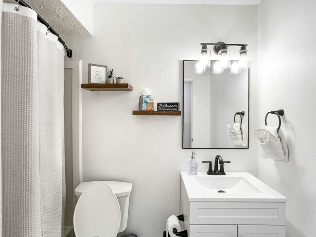 Building Photo - 1224 Crawford Way