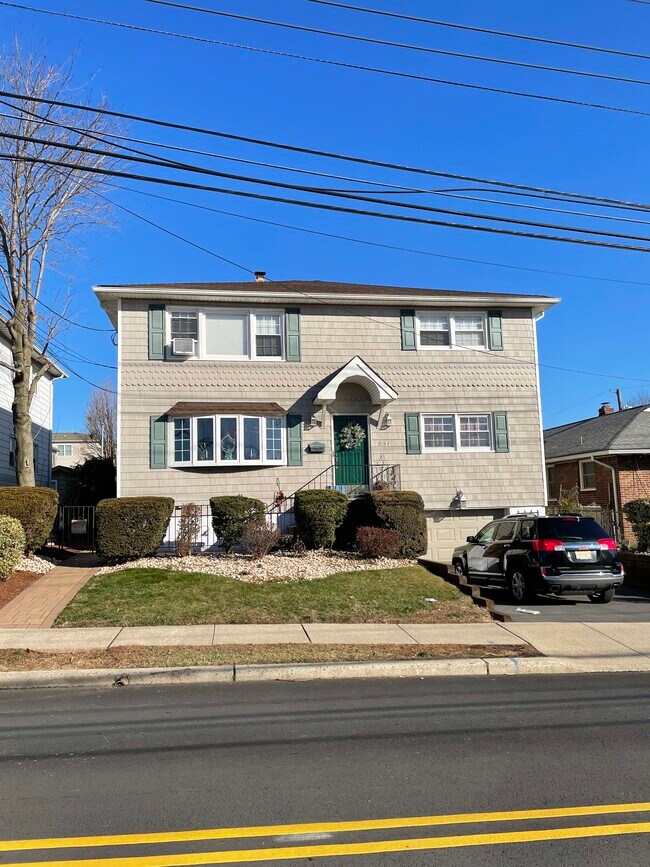 831 Valley Brook Ave 831 Valley Brook Ave Lyndhurst NJ 07071