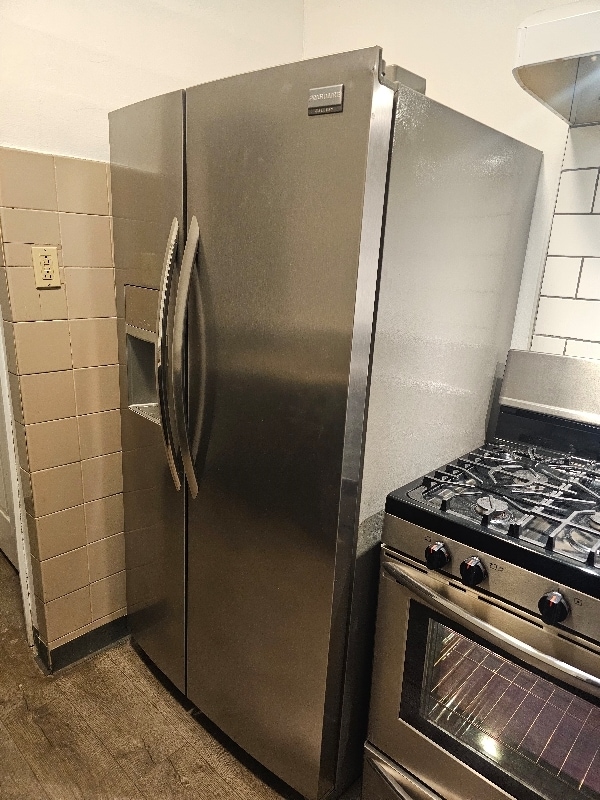 Building Photo - 1338 Van Buren St