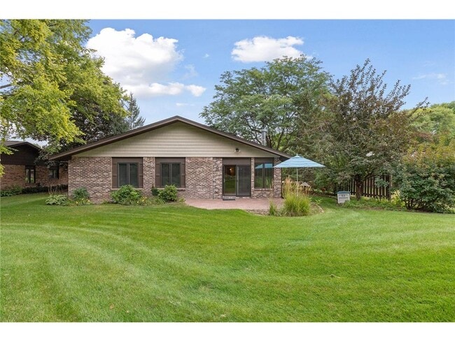 Building Photo - 145 Holly Ln N