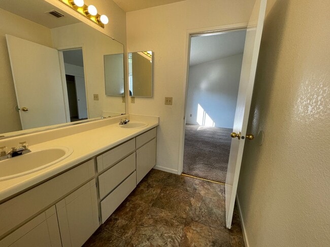 Building Photo - 441 N McClure Rd