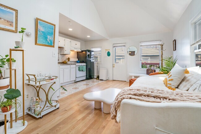 Building Photo - 320 Beach 101st St