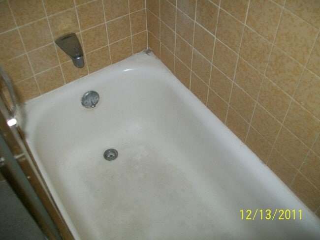 Building Photo - 3 Bed 2 Bath House