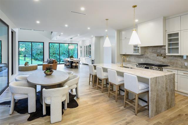 Building Photo - 6984 Santa Barbara Dr