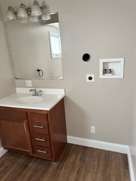 Building Photo - 144 Geddes Terrace