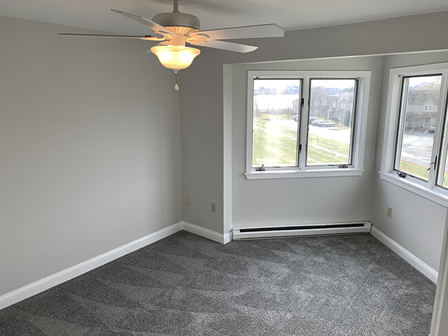 Building Photo - 63 Back Cove Est
