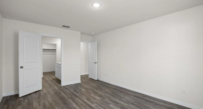Building Photo - 130 Angelina Dr