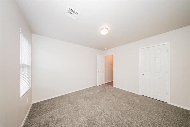 Building Photo - 7601 Lipizzan Rd