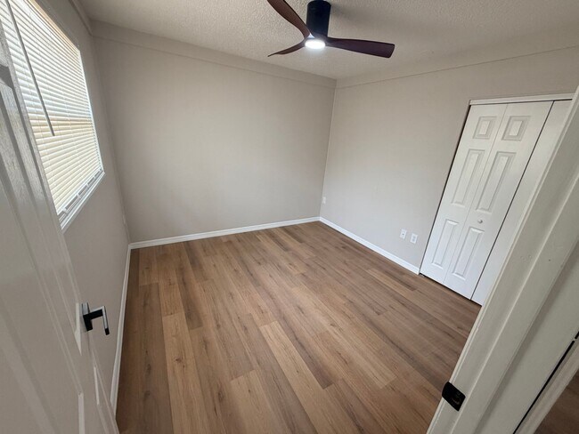 Building Photo - THREE BEDROOM POOL HOME!!!!