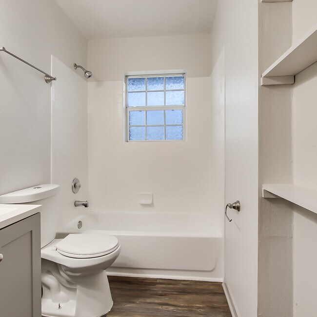 Building Photo - 3BR/1.0BA Single Family - Seagoville