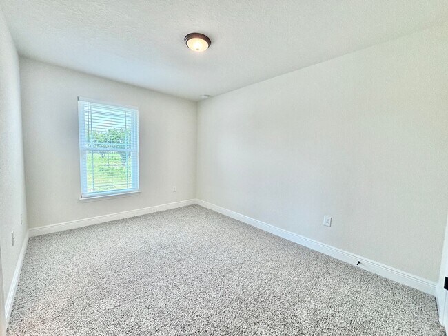 Building Photo - 5031 Peach Dr