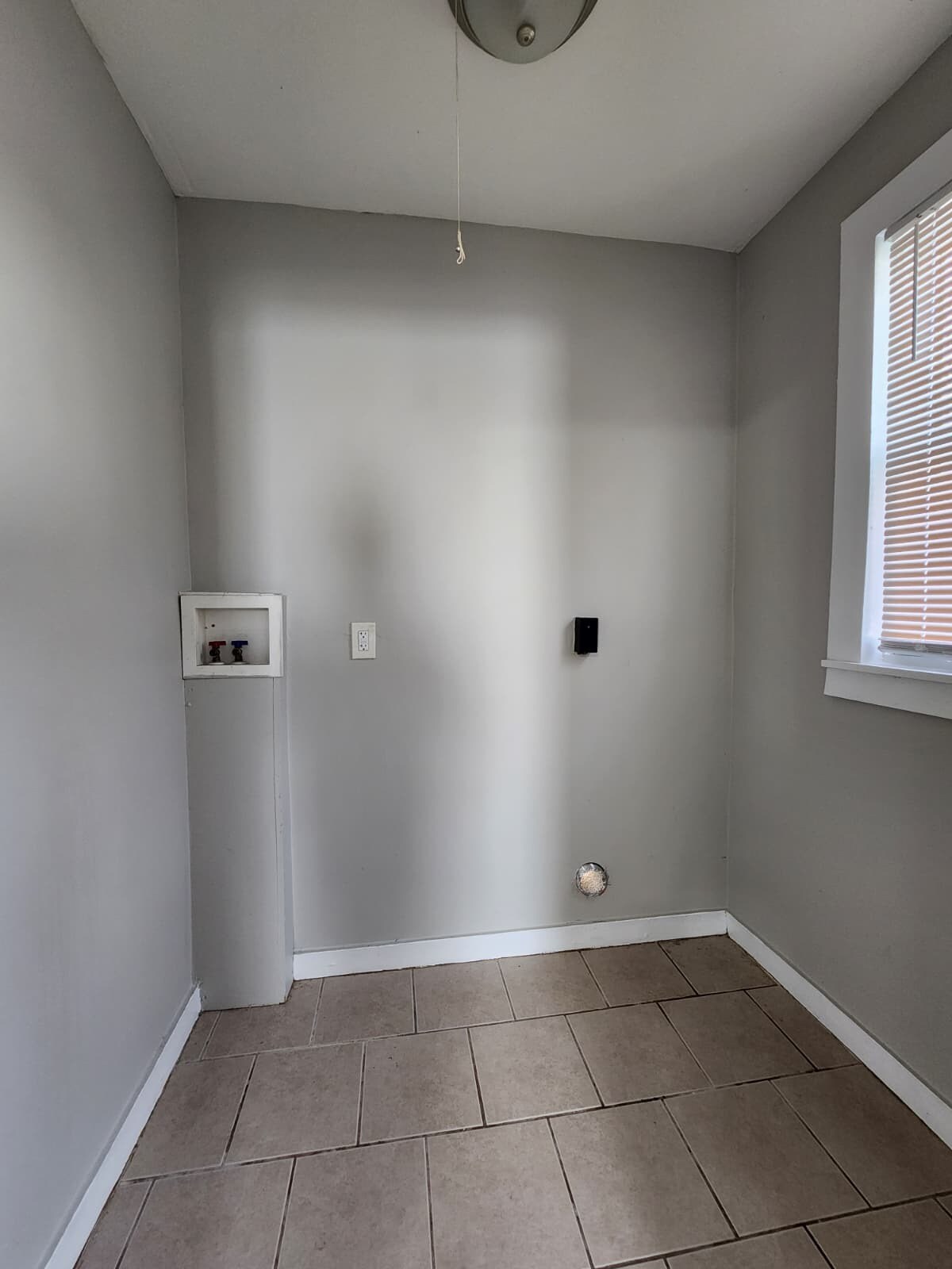 Building Photo - 317 Bassett St