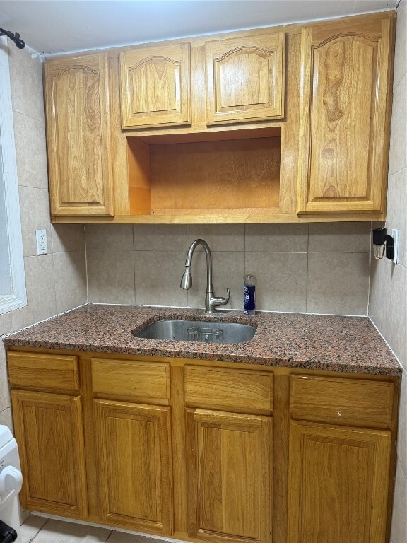 Building Photo - 337 1/2 Riverside Dr