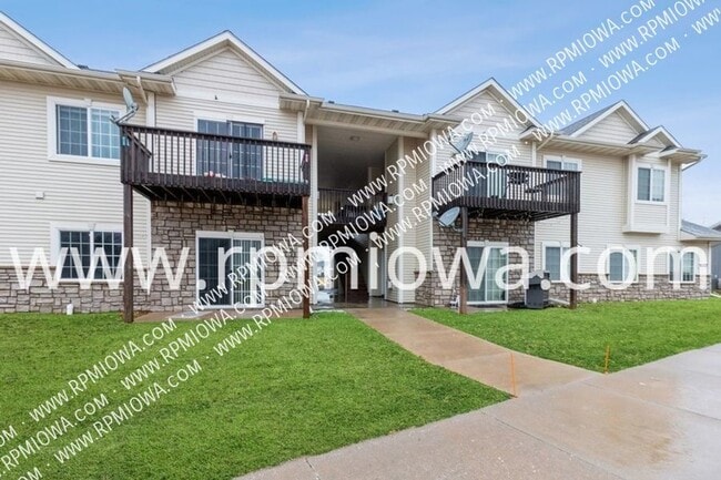 Primary Photo - 1632 NW Prairie Lakes Dr