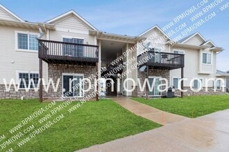 Building Photo - 1632 NW Prairie Lakes Dr