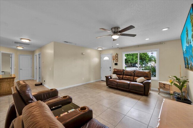 Building Photo - 68705 Tortuga Rd