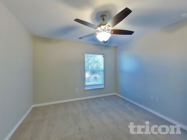 Building Photo - 426 Elgin Blvd