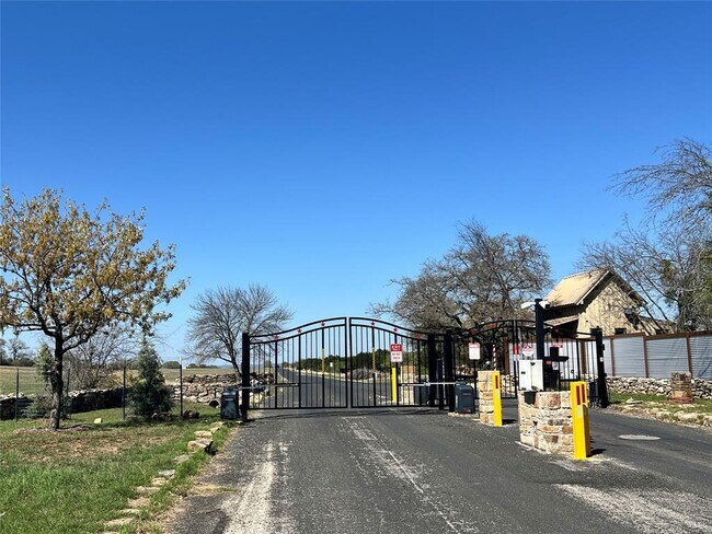 Building Photo - 128 Topspin Cir