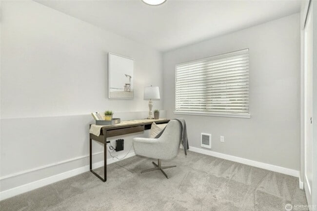 Building Photo - 4bd/2.75ba Seattle Townhome