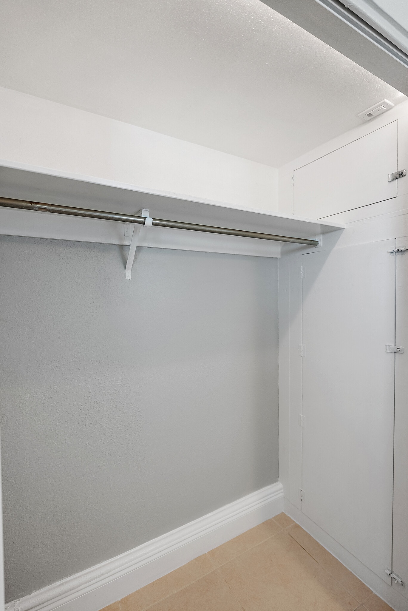 Building Photo - 11440 1st St E