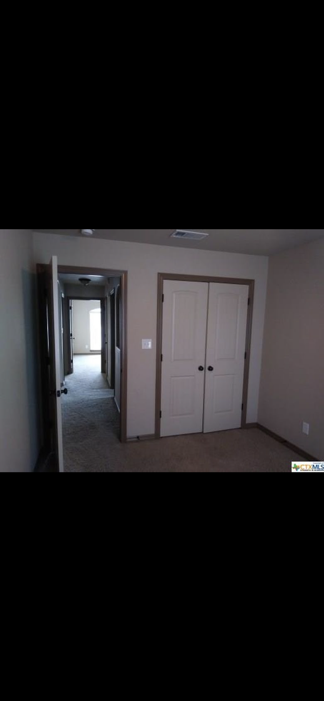 Building Photo - 4007 Salt Fork Dr