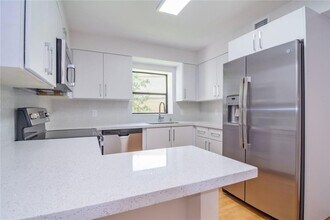 Building Photo - 491 Racquet Club Rd