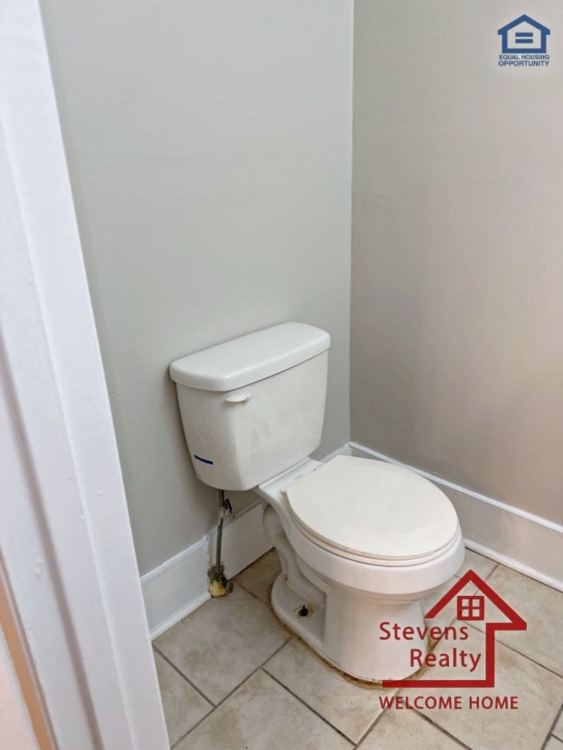 Building Photo - 4330 Wilson St